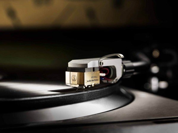The-Luxury-Trends-The-Analogue-Foundation-Gear